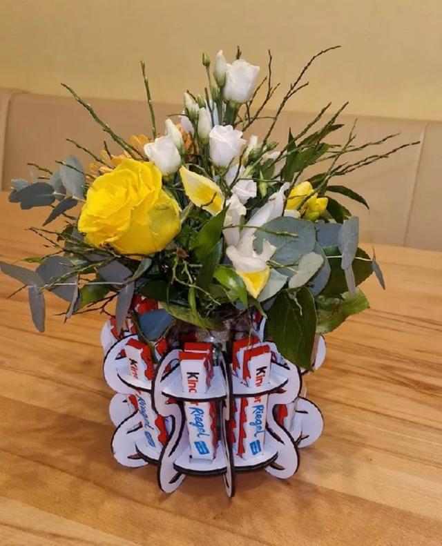 Макет Державка для конфет Kinder для лазерной резки — изображение 1