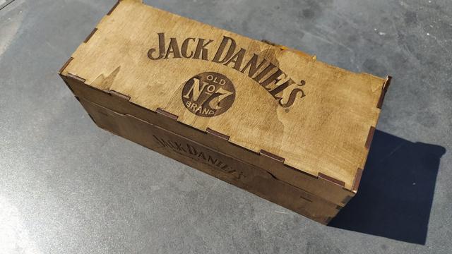 Макет Держатели для бутылки виски Jack Daniels макет для лазерной резки — изображение 3