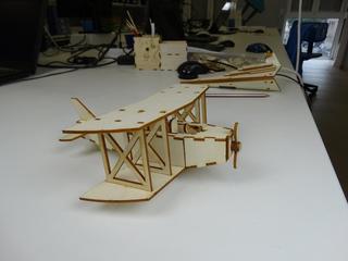 Интересный макет Макет двухэтажного игрушечного самолёта для лазерной резки формат dxf