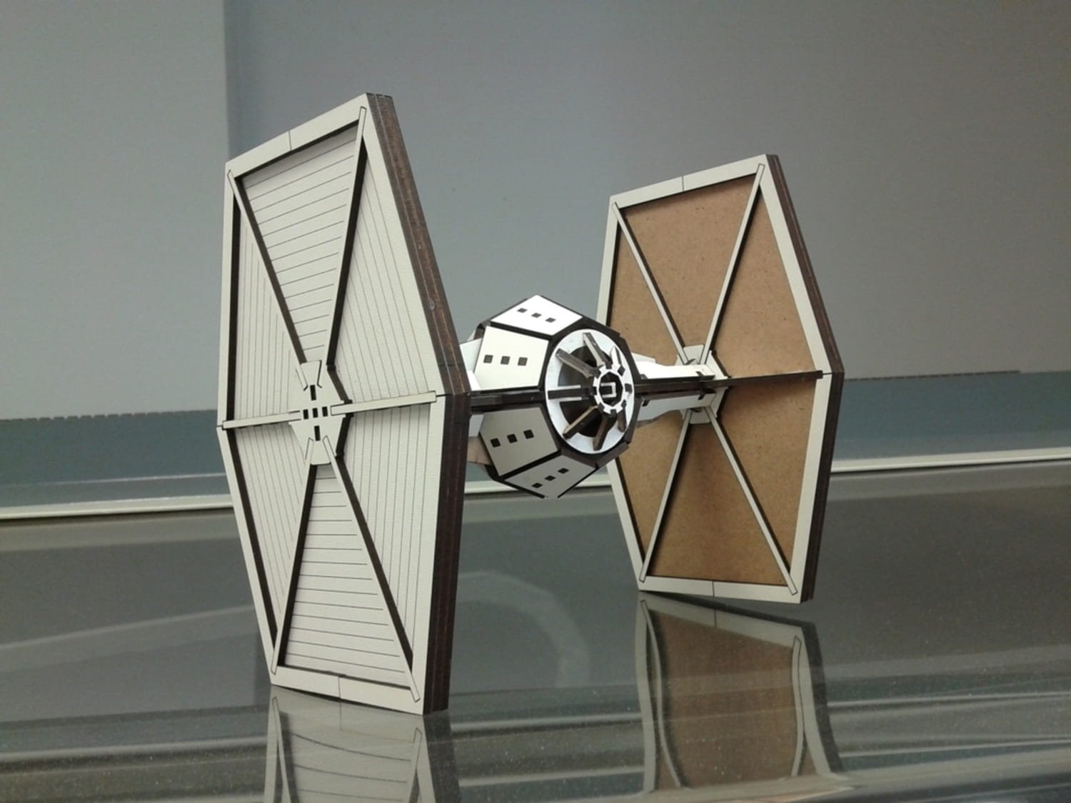 Макет Макет для лазерной резки  звёздные войны истребитель Tie Fighter SVG-файл