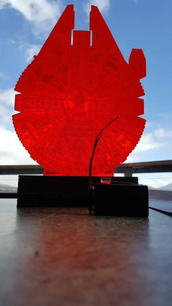 Макет Макет для лазерной резки Тысячелетний сокол и подставка 3D-оптическая иллюзия файл DXF — изображение 1