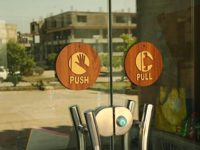 Макет Макет для лазерной резки вывески push pull door