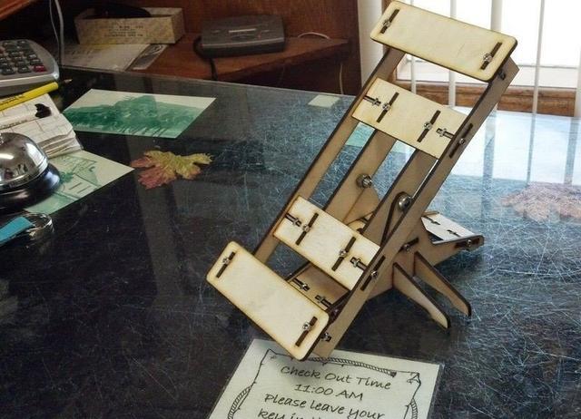 Макет Макет для лазерной резки подставки для iPad 2 POS в формате SVG для станка — изображение 3