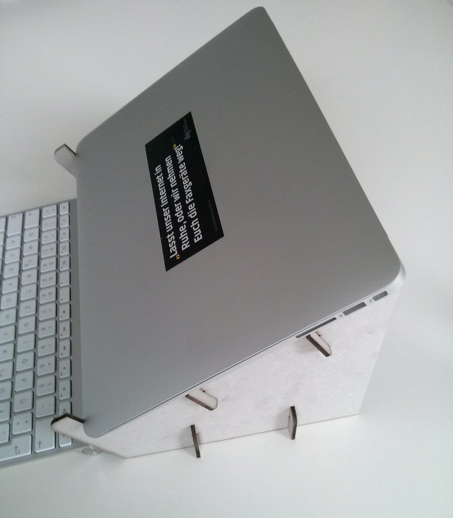 Макет Подставка для ноутбука MacBook Air из картона для лазерной резки файл SVG