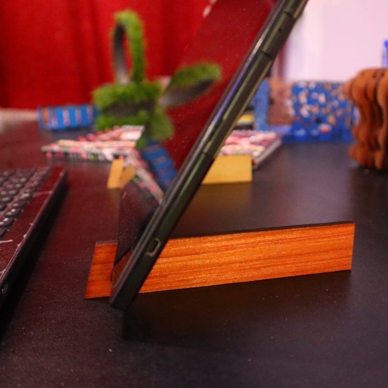 Макет Подставка для iPad и ноутбука чертёж для лазерной резки файл DXF