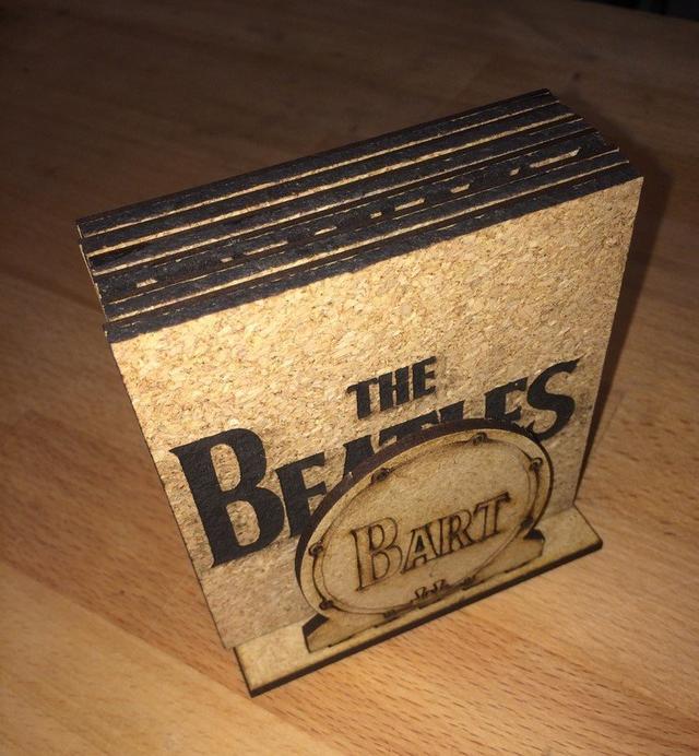 Макет Подставки под кружки с изображением The Beatles для лазерной резки макет для станка — изображение 1