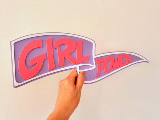 Макет Эмблема с надписью Girl Power для лазерной резки