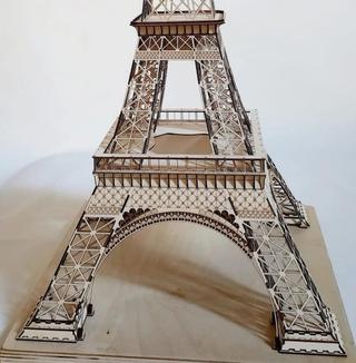 Интересный макет 3D-модель Эйфелевой башни для лазерной резки файл SVG