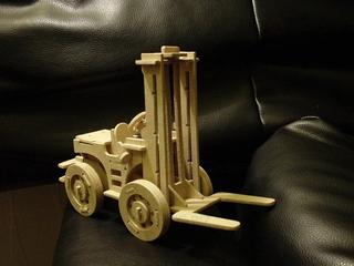 Интересный макет 3D-модель деревянного пазла в виде погрузчика для лазерной резки