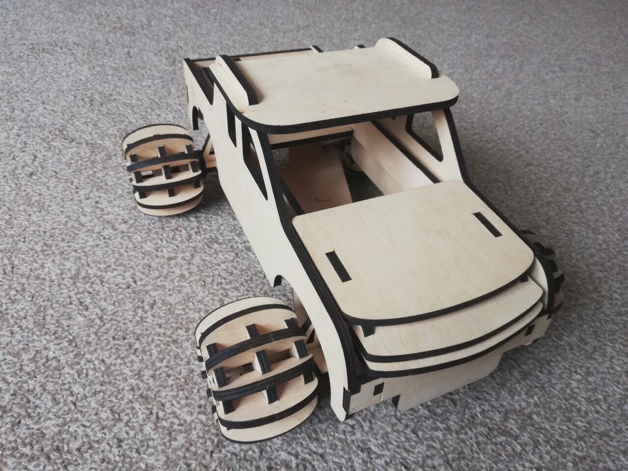 Макет 3D-модель игрушечного грузовика для лазерной резки по дереву