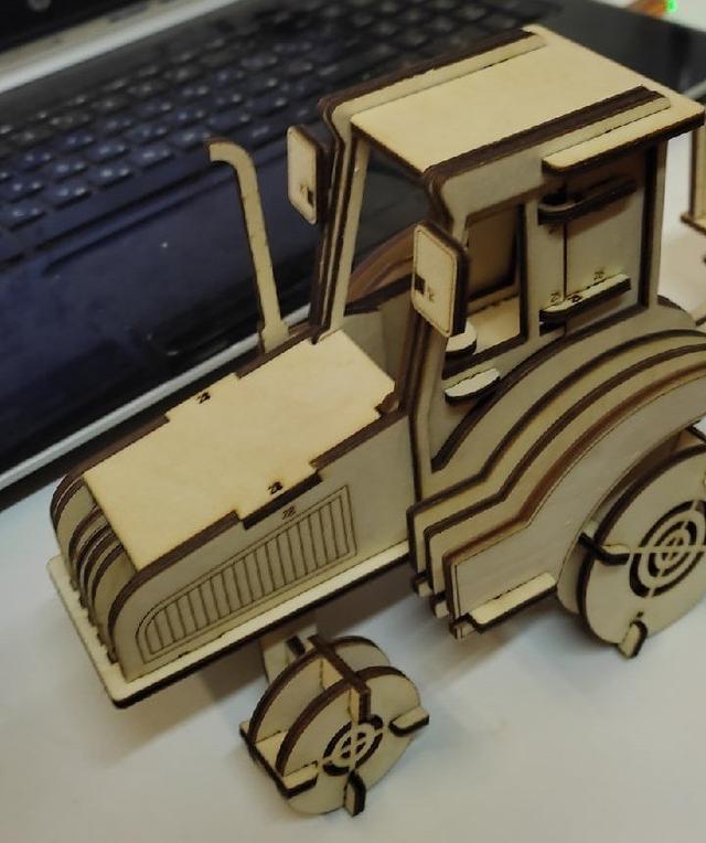 Макет 3D-пазл в виде трактора с телегой макет для лазерной резки — изображение 1