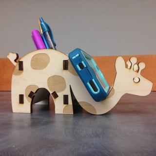Интересный макет Giraffe телефон и подставка для ручек для лазерной резки 6 мм макет для станка